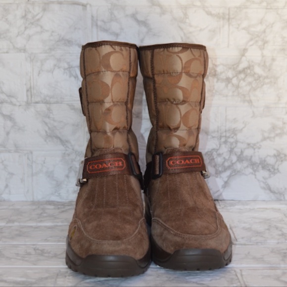 Coach Shoes - Women’s Snow boots Insulated interior Vibram sole suede detailing Monogram